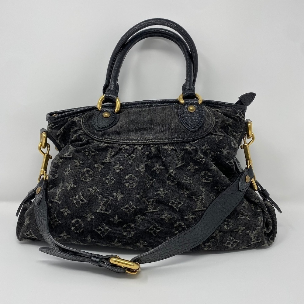 LOUIS Vuitton Neo Cabby MM- Black